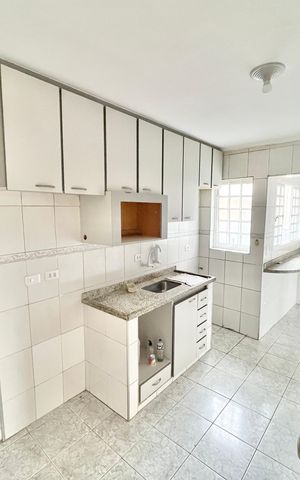 Casa à venda com 210m², 7 quartos e 2 vagas Casa à venda com 210m², 7 quartos e 2 vagasCozinha