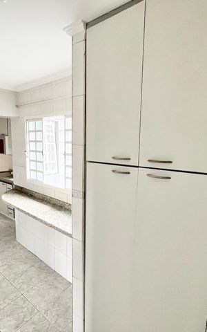 Casa à venda com 210m², 7 quartos e 2 vagas Casa à venda com 210m², 7 quartos e 2 vagasCozinha