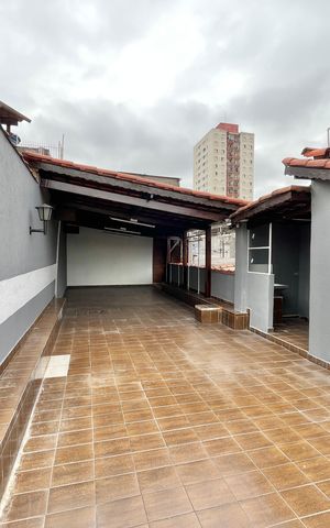 Casa à venda com 210m², 7 quartos e 2 vagas Casa à venda com 210m², 7 quartos e 2 vagasVaranda gourmet
