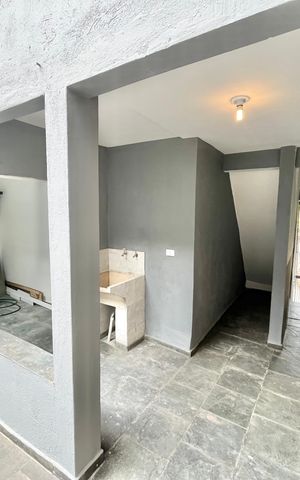 Casa à venda com 210m², 7 quartos e 2 vagas Casa à venda com 210m², 7 quartos e 2 vagasQuintal