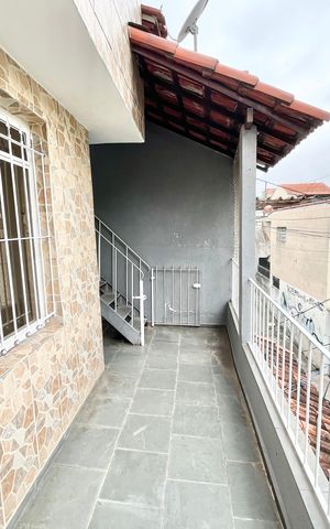 Casa à venda com 210m², 7 quartos e 2 vagas Casa à venda com 210m², 7 quartos e 2 vagasVaranda