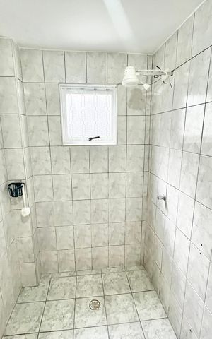 Casa à venda com 210m², 7 quartos e 2 vagas Casa à venda com 210m², 7 quartos e 2 vagasBanheiro