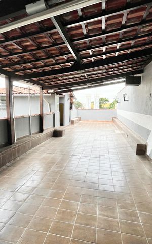 Casa à venda com 210m², 7 quartos e 2 vagas Casa à venda com 210m², 7 quartos e 2 vagasVaranda gourmet