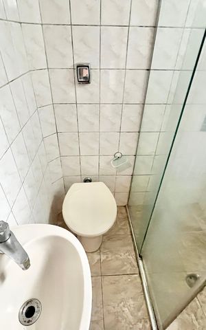 Casa à venda com 210m², 7 quartos e 2 vagas Casa à venda com 210m², 7 quartos e 2 vagasBanheiro da Suíte