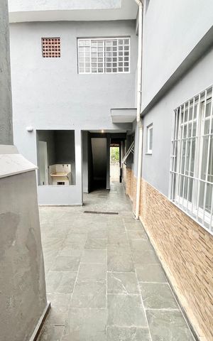 Casa à venda com 210m², 7 quartos e 2 vagas Casa à venda com 210m², 7 quartos e 2 vagasQuintal