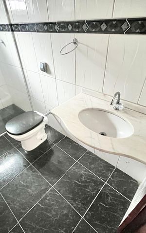 Casa à venda com 210m², 7 quartos e 2 vagas Casa à venda com 210m², 7 quartos e 2 vagasBanheiro