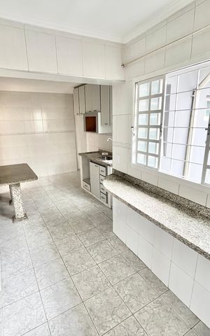 Casa à venda com 210m², 7 quartos e 2 vagas Casa à venda com 210m², 7 quartos e 2 vagasCozinha