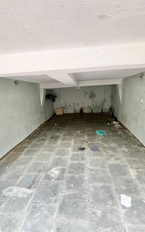 Casa à venda com 210m², 7 quartos e 2 vagas Casa à venda com 210m², 7 quartos e 2 vagasGaragem
