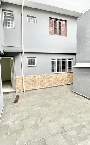 Casa à venda com 210m², 7 quartos e 2 vagas Casa à venda com 210m², 7 quartos e 2 vagasQuintal
