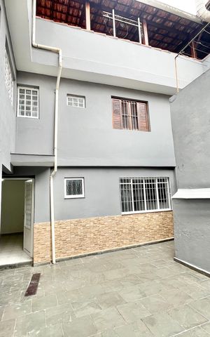 Casa à venda com 210m², 7 quartos e 2 vagas Casa à venda com 210m², 7 quartos e 2 vagasQuintal