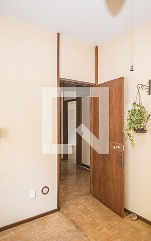 Apartamento à venda com 156m², 4 quartos e 2 vagas Apartamento à venda com 156m², 4 quartos e 2 vagasQuarto