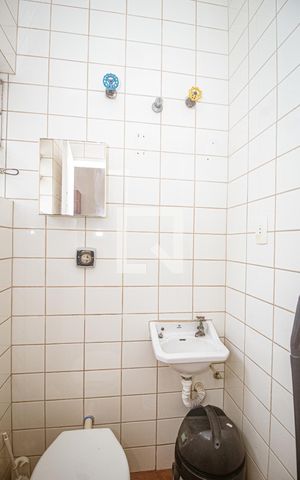 Apartamento à venda com 156m², 4 quartos e 2 vagas Apartamento à venda com 156m², 4 quartos e 2 vagasBanheiro de serviço