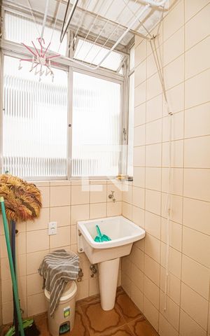 Apartamento à venda com 156m², 4 quartos e 2 vagas Apartamento à venda com 156m², 4 quartos e 2 vagasÁrea de serviço