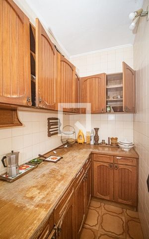 Apartamento à venda com 156m², 4 quartos e 2 vagas Apartamento à venda com 156m², 4 quartos e 2 vagasCozinha