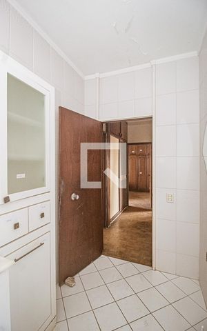 Apartamento à venda com 156m², 4 quartos e 2 vagas Apartamento à venda com 156m², 4 quartos e 2 vagasCozinha