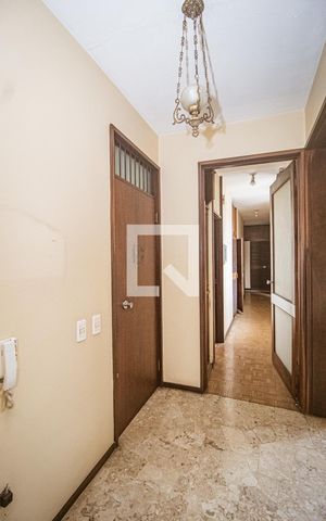 Apartamento à venda com 156m², 4 quartos e 2 vagas Apartamento à venda com 156m², 4 quartos e 2 vagasCorredor