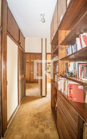 Apartamento à venda com 156m², 4 quartos e 2 vagas Apartamento à venda com 156m², 4 quartos e 2 vagasCorredor