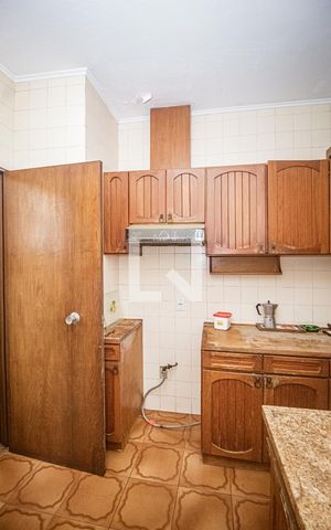 Apartamento à venda com 156m², 4 quartos e 2 vagas Apartamento à venda com 156m², 4 quartos e 2 vagasCozinha