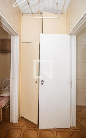 Apartamento à venda com 156m², 4 quartos e 2 vagas Apartamento à venda com 156m², 4 quartos e 2 vagasÁrea de serviço