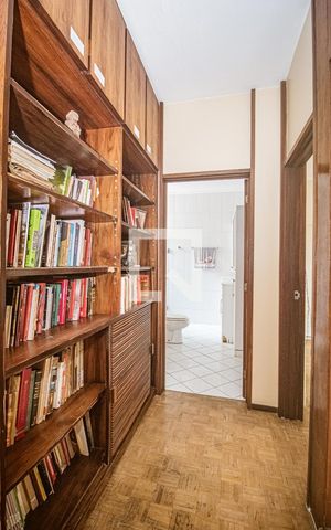 Apartamento à venda com 156m², 4 quartos e 2 vagas Apartamento à venda com 156m², 4 quartos e 2 vagasCorredor