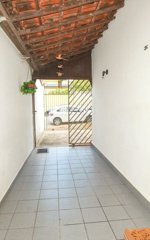 Casa à venda com 156m², 5 quartos e 2 vagas Casa à venda com 156m², 5 quartos e 2 vagasGaragem