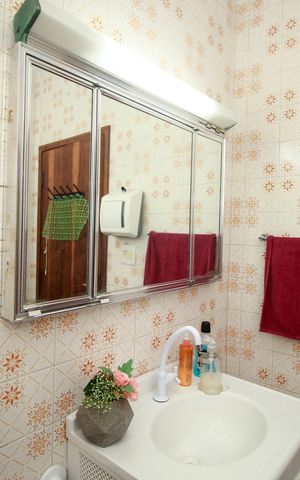 Casa à venda com 156m², 5 quartos e 2 vagas Casa à venda com 156m², 5 quartos e 2 vagasBanheiro