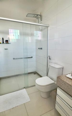 Casa à venda com 360m², 5 quartos e 4 vagas Casa à venda com 360m², 5 quartos e 4 vagasBanheiro