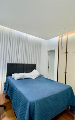 Casa à venda com 360m², 5 quartos e 4 vagas Casa à venda com 360m², 5 quartos e 4 vagasQuarto
