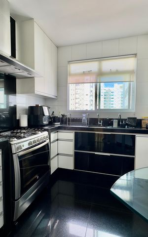 Apartamento à venda com 276m², 4 quartos e 5 vagasCozinha