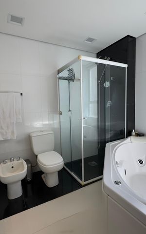 Apartamento à venda com 276m², 4 quartos e 5 vagasBanheiro