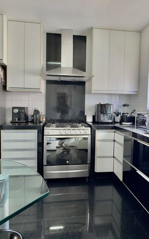 Apartamento à venda com 276m², 4 quartos e 5 vagasCozinha