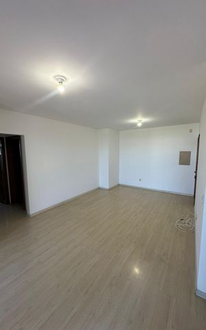 Apartamento à venda com 83m², 2 quartos e 1 vaga Apartamento à venda com 83m², 2 quartos e 1 vagaSala