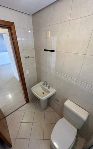 Apartamento à venda com 83m², 2 quartos e 1 vaga Apartamento à venda com 83m², 2 quartos e 1 vagaBanheiro 2