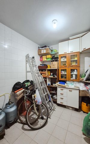 Casa à venda com 275m², 3 quartos e 4 vagas Casa à venda com 275m², 3 quartos e 4 vagasQuarto de Serviço