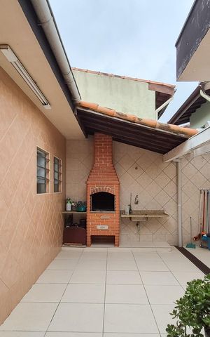 Casa à venda com 275m², 3 quartos e 4 vagas Casa à venda com 275m², 3 quartos e 4 vagasQuintal