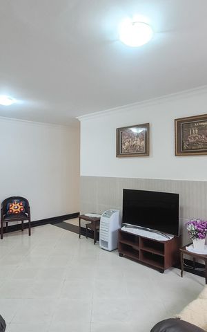 Casa à venda com 275m², 3 quartos e 4 vagas Casa à venda com 275m², 3 quartos e 4 vagasSala