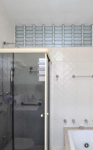 Casa à venda com 275m², 3 quartos e 4 vagas Casa à venda com 275m², 3 quartos e 4 vagasBanheiro da Suíte