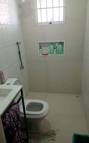 Casa à venda com 150m², 3 quartos e 2 vagasBanheiro