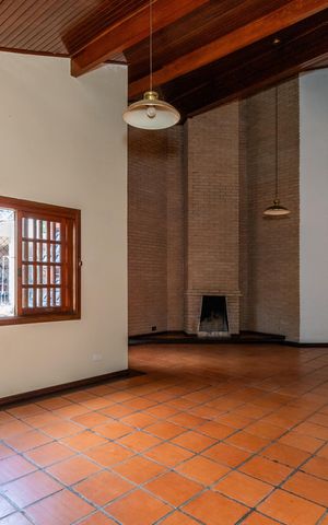 Casa à venda com 245m², 3 quartos e 4 vagas Casa à venda com 245m², 3 quartos e 4 vagasSala