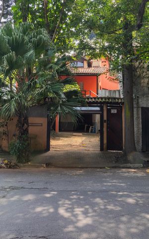 Casa à venda com 245m², 3 quartos e 4 vagas Casa à venda com 245m², 3 quartos e 4 vagasFachada