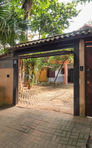 Casa à venda com 245m², 3 quartos e 4 vagas Casa à venda com 245m², 3 quartos e 4 vagasFachada