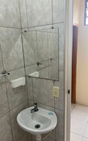Casa à venda com 150m², 2 quartos e 2 vagas Casa à venda com 150m², 2 quartos e 2 vagasBanheiro Social