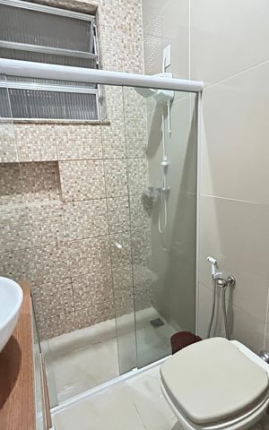 Casa à venda com 240m², 4 quartos e 2 vagasBanheiro