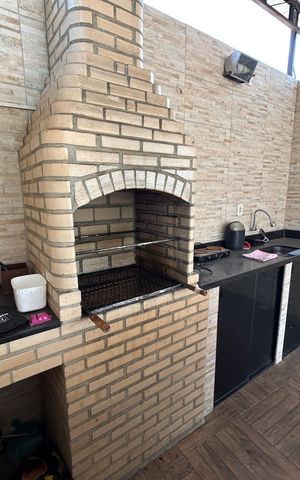 Casa à venda com 240m², 4 quartos e 2 vagasChurrasqueira