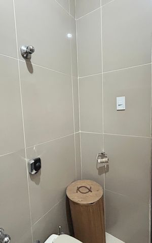 Casa à venda com 240m², 4 quartos e 2 vagasBanheiro