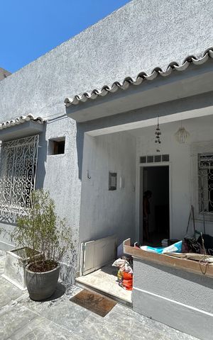 Casa à venda com 240m², 4 quartos e 2 vagasFachada