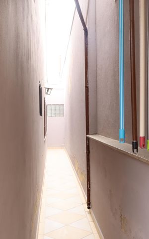 Casa à venda com 200m², 5 quartos e 3 vagasÁrea de serviço - Corredor