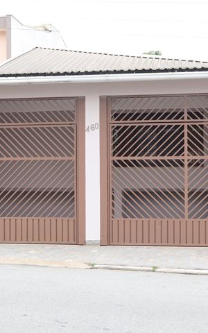 Casa à venda com 200m², 5 quartos e 3 vagasFachada