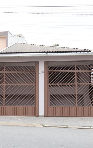 Casa à venda com 200m², 5 quartos e 3 vagasFachada