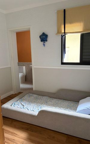 Casa à venda com 220m², 3 quartos e 2 vagas Casa à venda com 220m², 3 quartos e 2 vagasQuarto